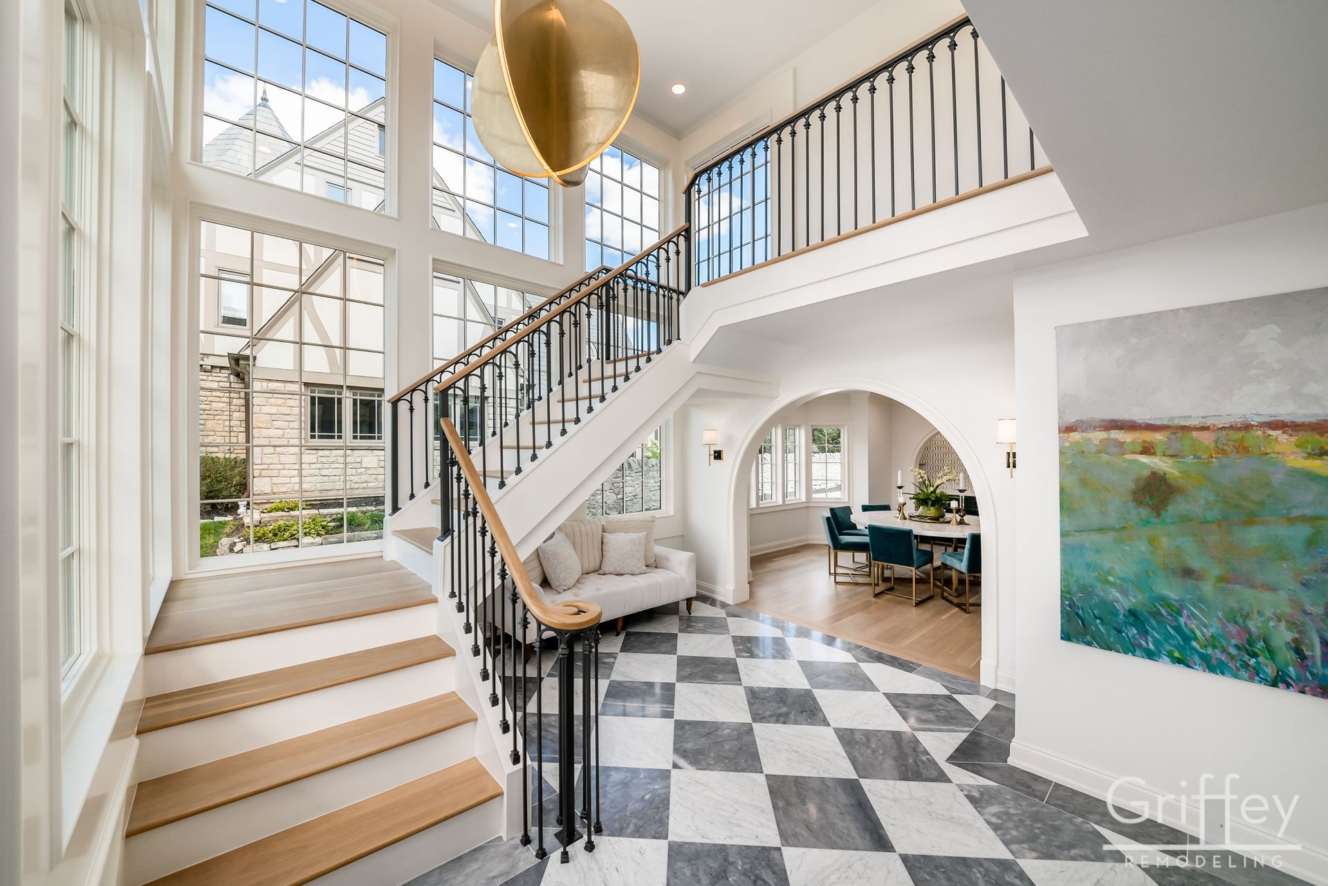 013_ Rd Columbus OH 43221 USA